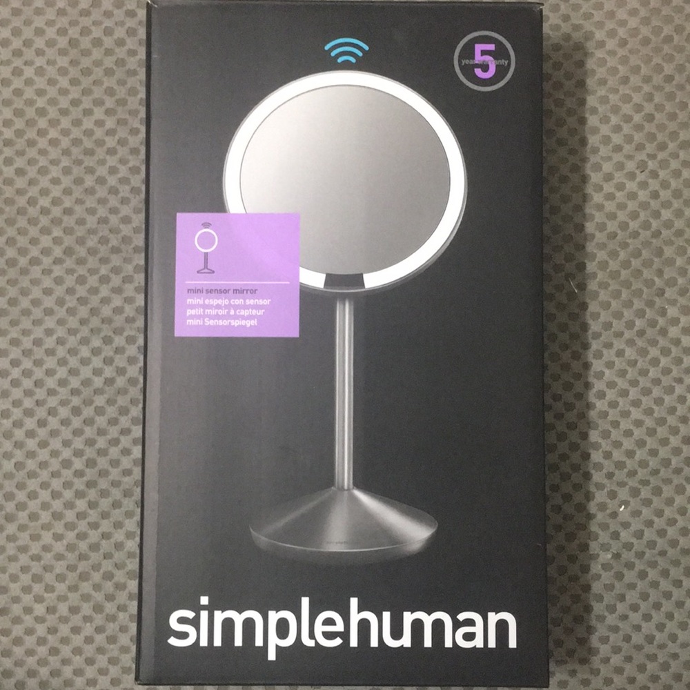 Simple Human 10x magnification lighted mirror